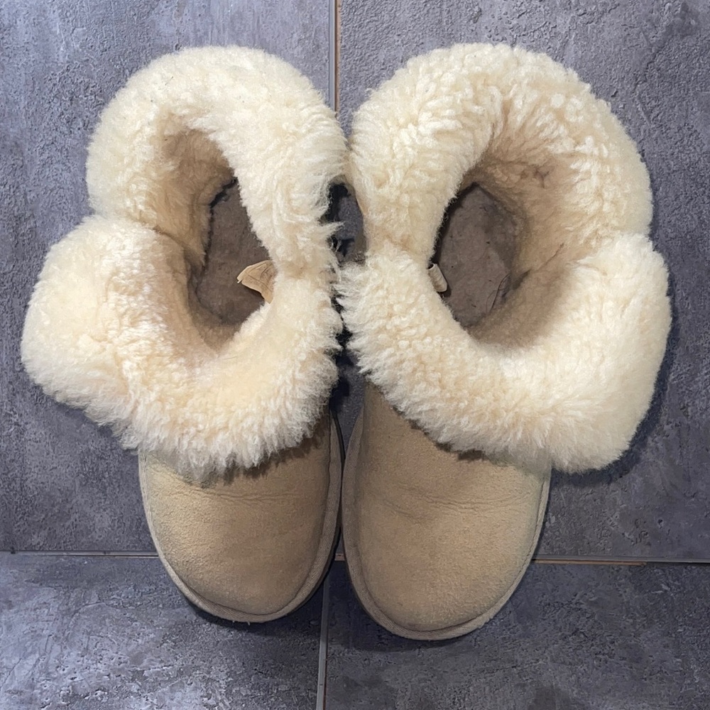 UGG Bailey Button Beige Suede Shearling Boots - Picture 7 of 8